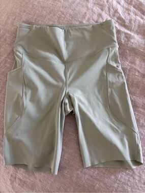 NWOT Lululemon Fast and Free 8” Shorts in Fog Green